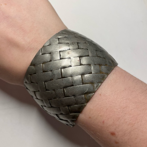 Large cuff bracelet - Picture 1 of 2